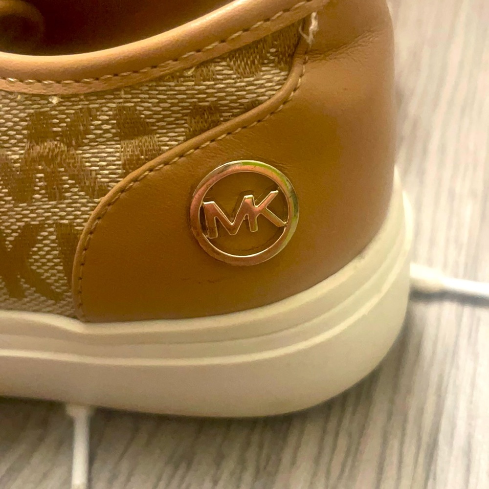 Mk, size 13 little girl
